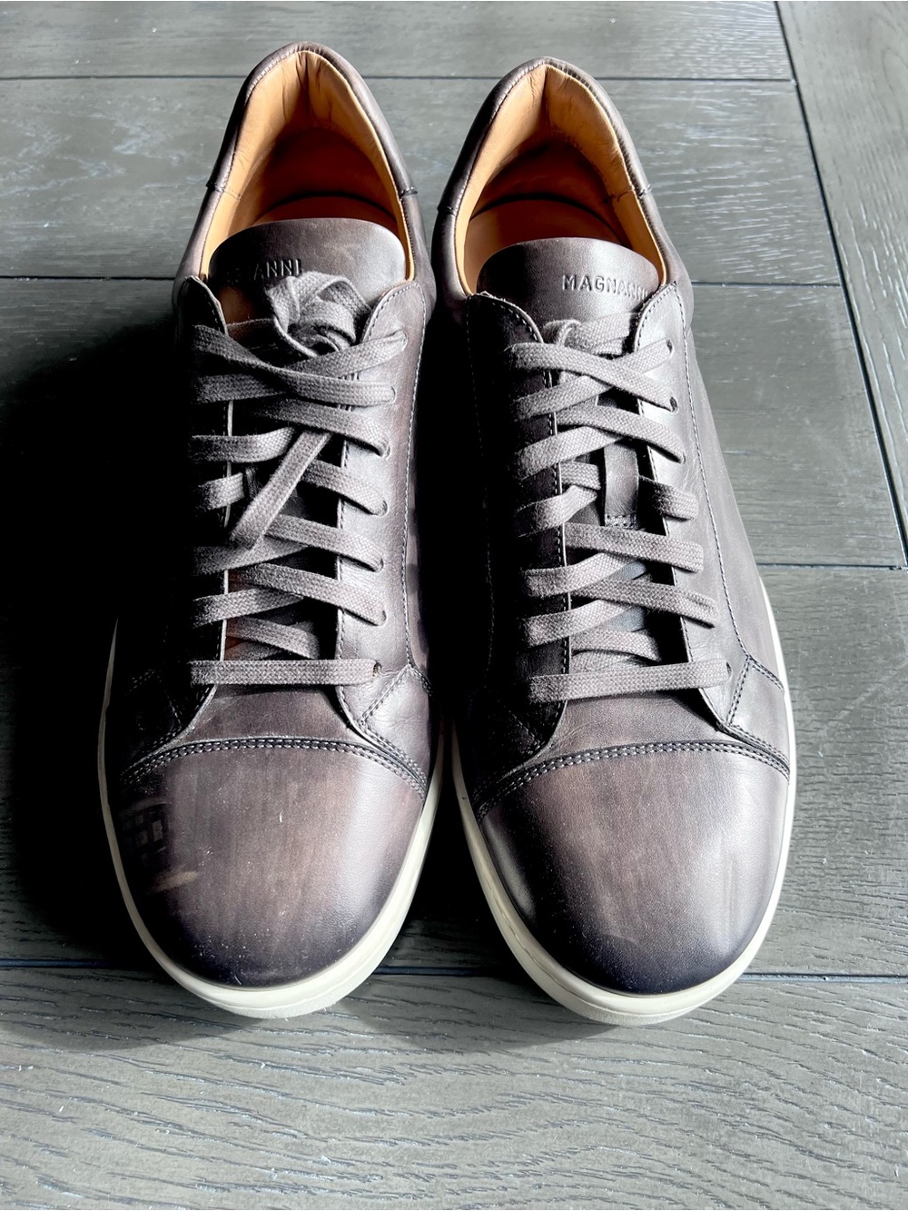 Magnanni Men's Grey Leather Low-Top Sneakers with White Sole